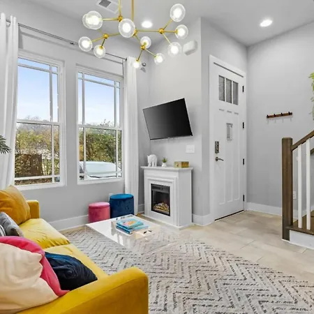 City Heights - Broadway Designer Condo